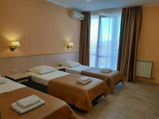 Гостиница Лотос Геленджик Комфорт 3х местный-6