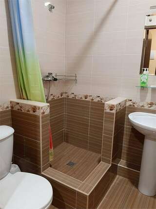 Гостиница Лотос Геленджик Стандарт 3х местный-4