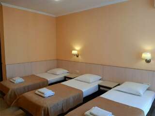 Гостиница Лотос Геленджик Стандарт 3х местный-3